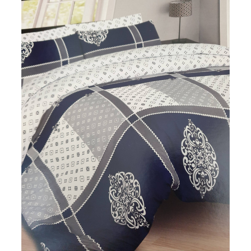 Bedding double with fitted sheet