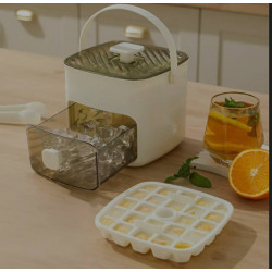Portable ice cube maker