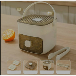 Portable ice cube maker