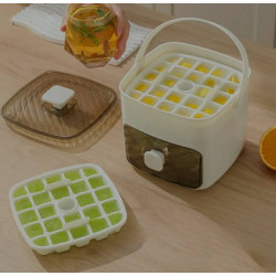 Portable ice cube maker
